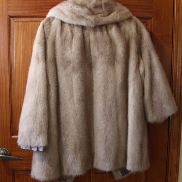 Evan's Vintage Fur Coat Cape 1950s - Picture 8 of 16